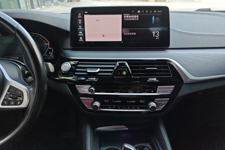 Used BMW 5 Series New Energy 2022 Restyled 535Le M Sport Package Audio And AC Panel