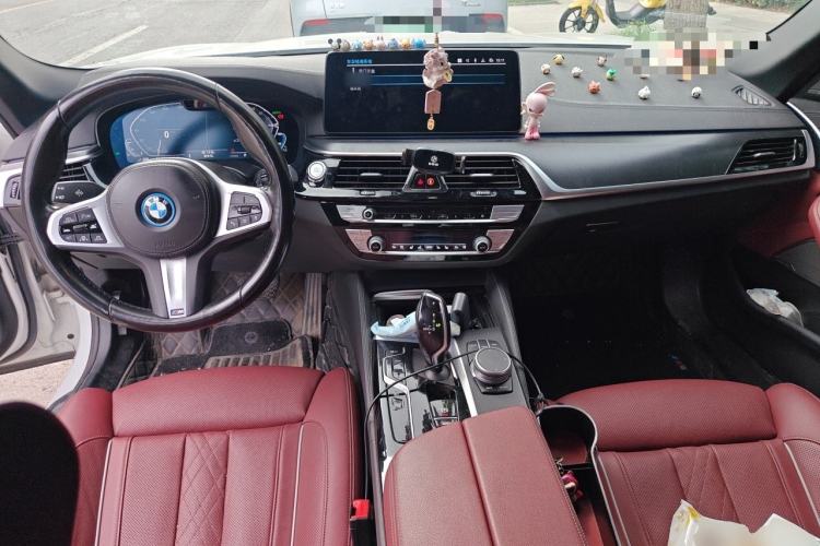 Used BMW 5 Series New Energy 2022 Restyled 535Le Pioneer Edition M Sport Package Center Console