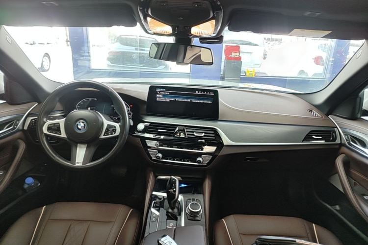 Used BMW 5 Series New Energy 2022 Restyled 535Le M Sport Package Center Console