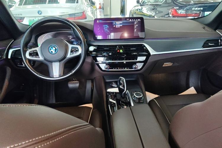 Used BMW 5 Series New Energy 2022 Restyled 535Le M Sport Package Center Console