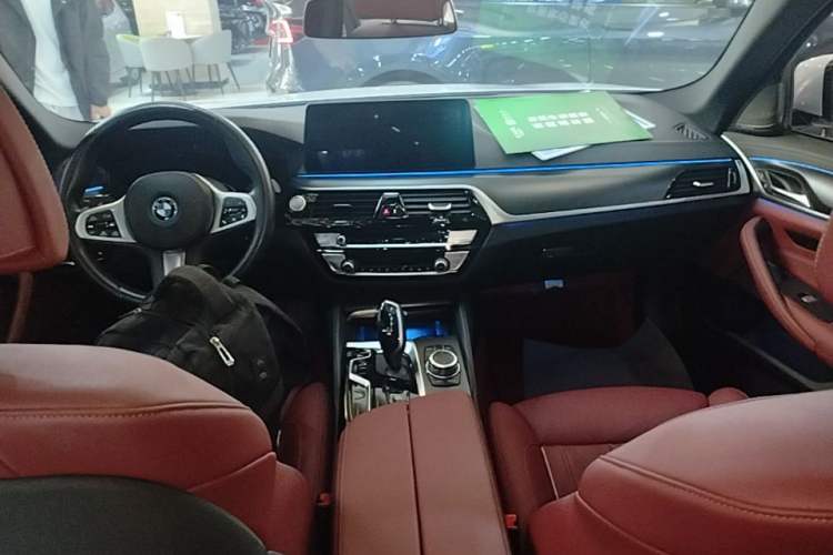Used BMW 5 Series New Energy 2022 Second Facelift 535Le Pioneer Edition M Sport Package Center Console