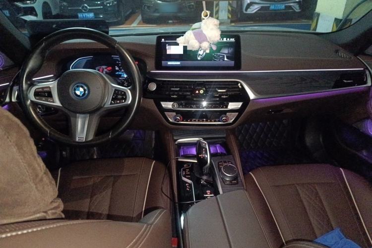 Used BMW 5 Series New Energy 2022 Restyled 535Le Pioneer Edition M Sport Package Center Console