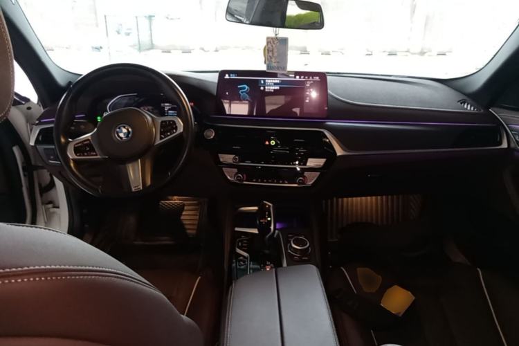 Used BMW 5 Series New Energy 2022 Restyled 535Le M Sport Package Center Console