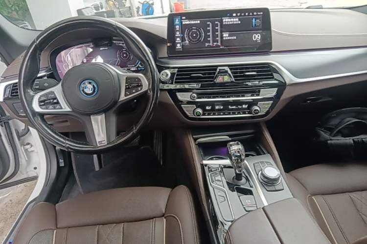 Used BMW 5 Series New Energy 2022 Second Facelift 535Le Pioneer Edition M Sport Package Center Console