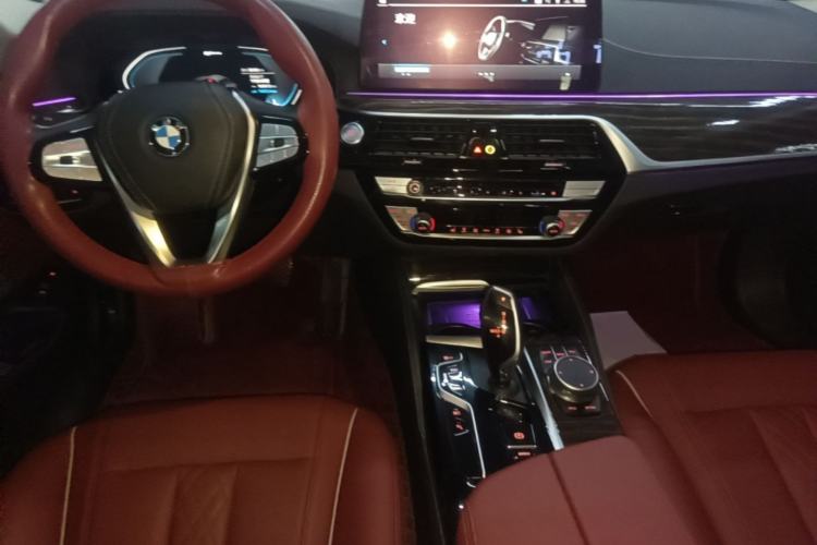 Used BMW 5 Series New Energy 2022 Restyled 535Le M Sport Package Center Console