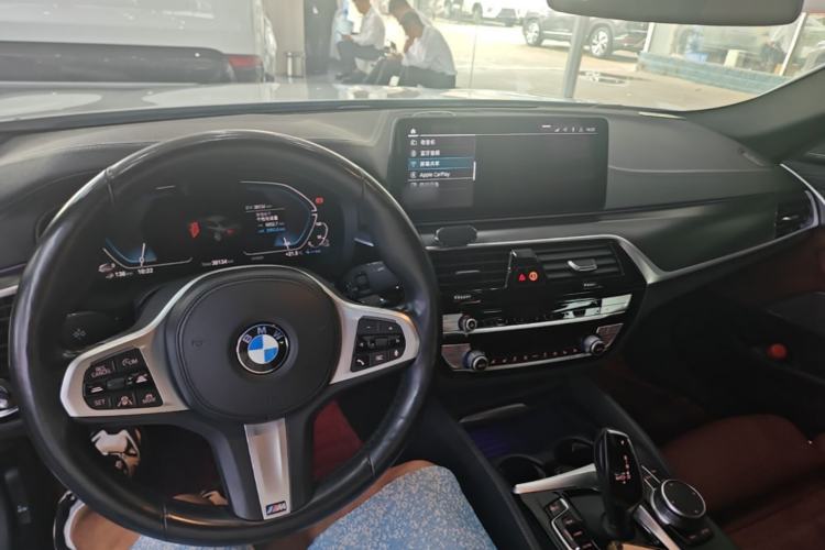 Used BMW 5 Series New Energy 2022 535Le Pioneer Edition M Sport Package Center Console
