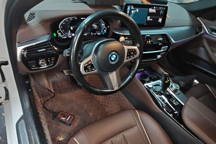 Used BMW 5 Series New Energy 2022 Restyled 535Le M Sport Package Center Console