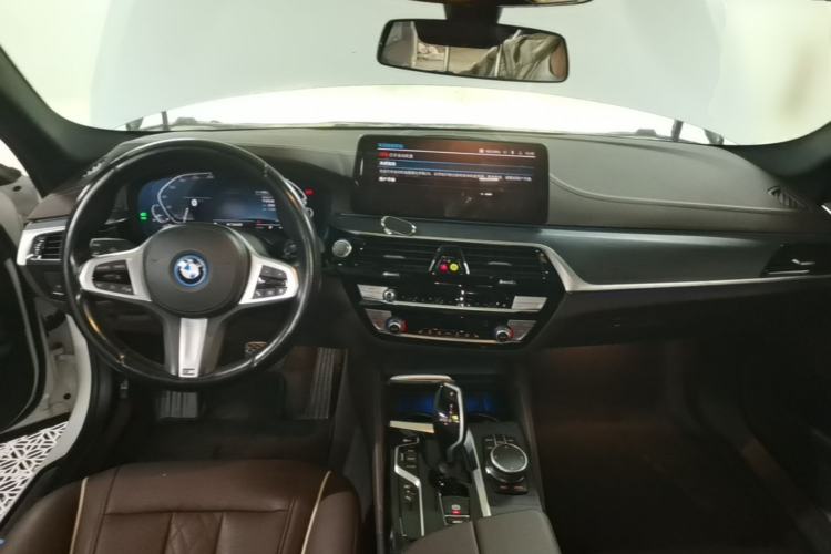 Used BMW 5 Series New Energy 2022 Restyled 535Le M Sport Package Center Console