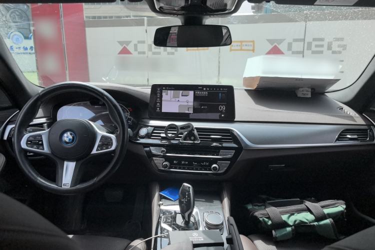 Used BMW 5 Series New Energy 2022 Restyled 535Le Pioneer Edition M Sport Package Center Console