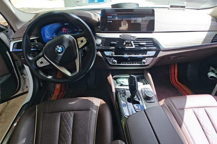 Used BMW 5 Series New Energy 2022 Restyled 535Le M Sport Package Center Console