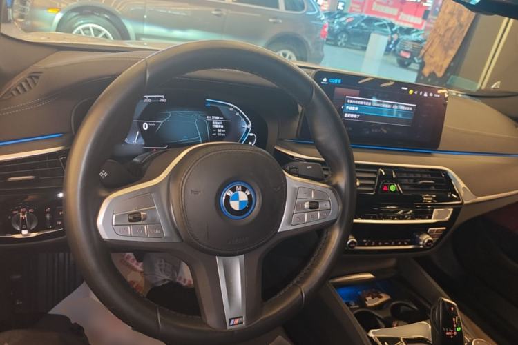 Used BMW 5 Series New Energy 2022 Second Facelift 535Le M Sport Package Center Console