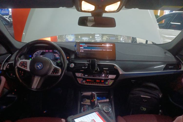 Used BMW 5 Series New Energy 2022 Second Facelift 535Le Pioneer Edition M Sport Package Center Console
