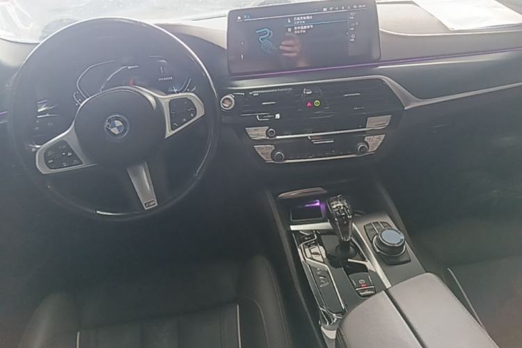 Used BMW 5 Series New Energy 2022 Second Facelift 535Le Pioneer Edition M Sport Package Center Console