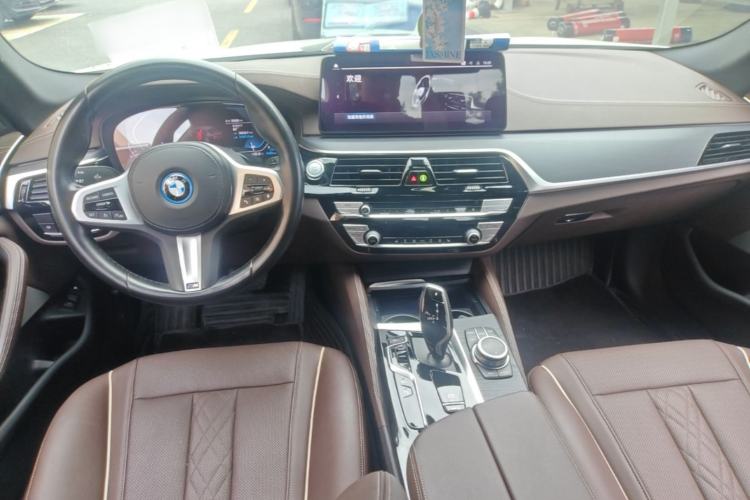 Used BMW 5 Series New Energy 2022 Restyled 535Le M Sport Package Center Console