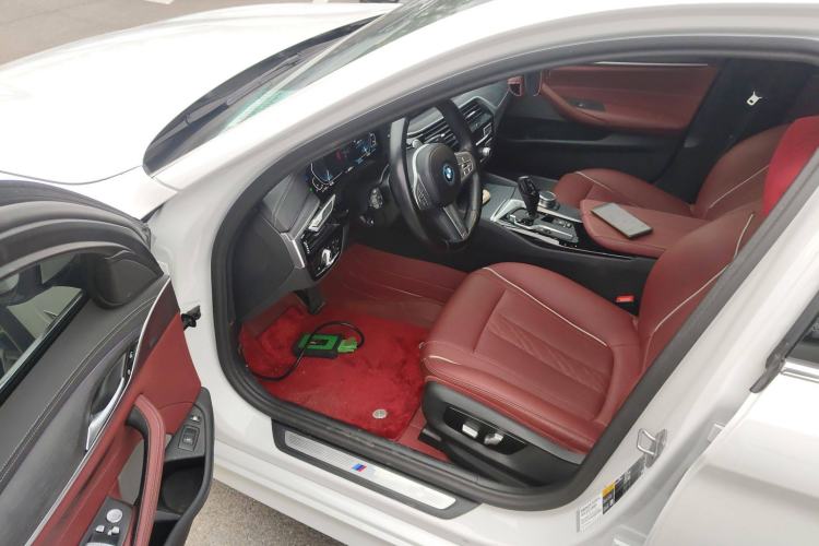 Used BMW 5 Series New Energy 2022 Second Facelift 535Le M Sport Package Driver Seat
