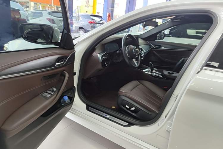 Used BMW 5 Series New Energy 2022 Restyled 535Le M Sport Package Driver Seat