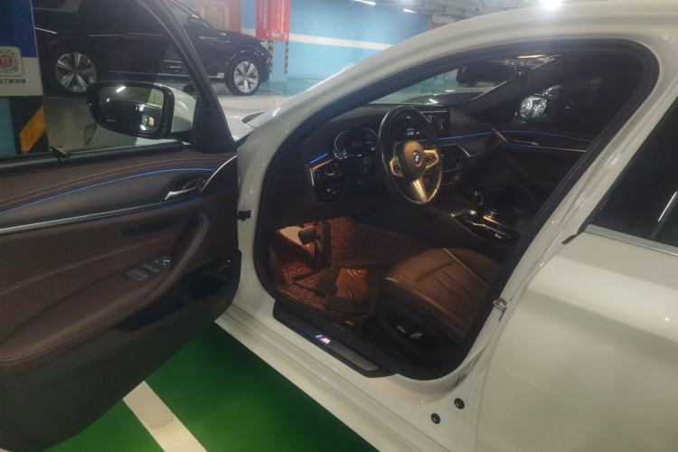 Used BMW 5 Series New Energy 2022 Updated Version 535Le Luxury Package Driver Seat