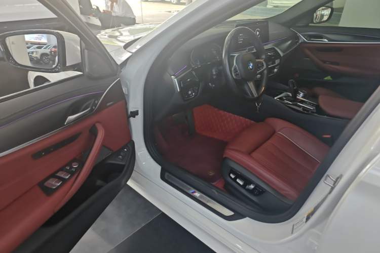 Used BMW 5 Series New Energy 2022 535Le Pioneer Edition M Sport Package Driver Seat