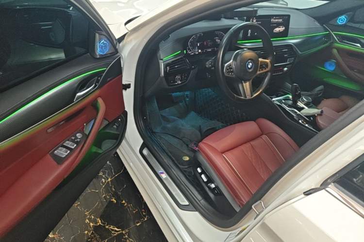 Used BMW 5 Series New Energy 2022 Restyled 535Le Pioneer Edition M Sport Package Driver Seat
