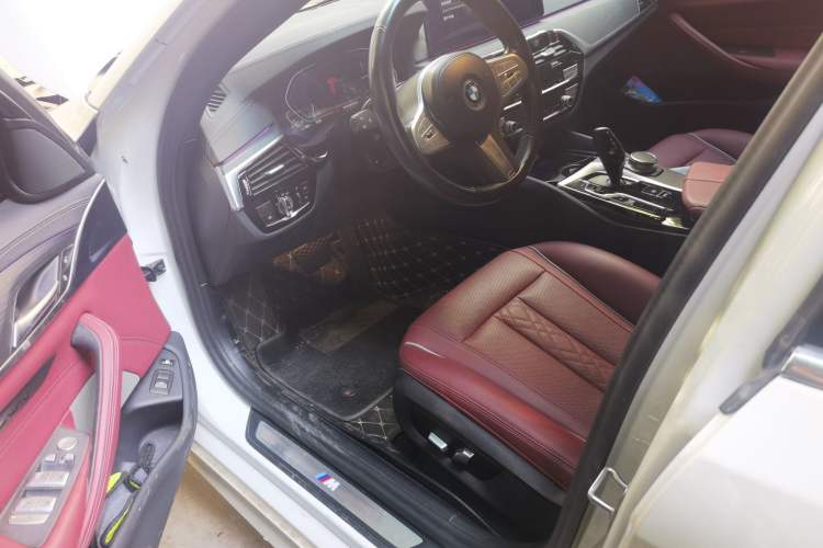 Used BMW 5 Series New Energy 2022 Second Facelift 535Le M Sport Package Driver Seat