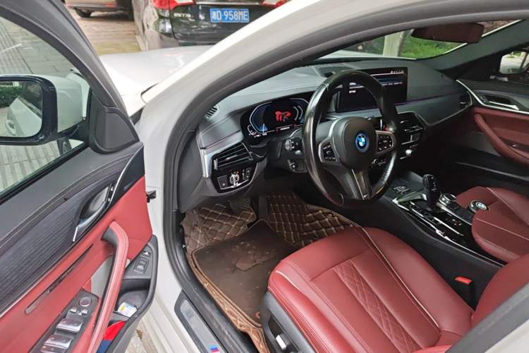 Used BMW 5 Series New Energy 2022 Second Facelift 535Le Luxury Package Driver Seat
