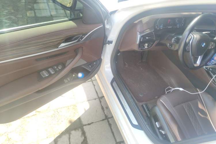 Used BMW 5 Series New Energy 2022 Updated Version 535Le Luxury Package Driver Seat