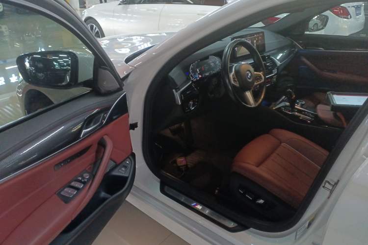 Used BMW 5 Series New Energy 2022 Second Facelift 535Le Pioneer Edition M Sport Package Driver Seat