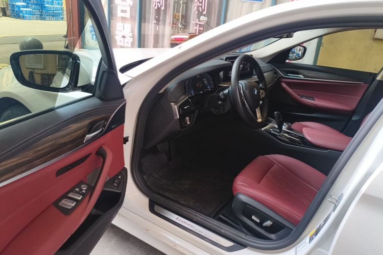 Used BMW 5 Series New Energy 2022 Second Facelift 535Le Luxury Package Driver Seat
