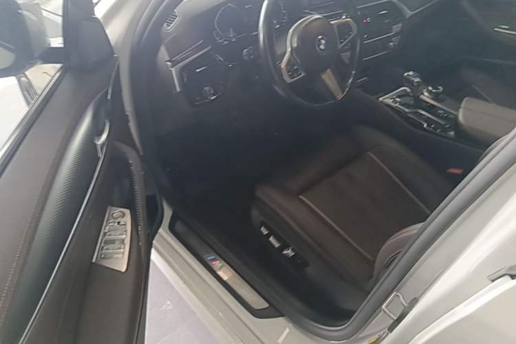 Used BMW 5 Series New Energy 2022 Second Facelift 535Le Pioneer Edition M Sport Package Driver Seat