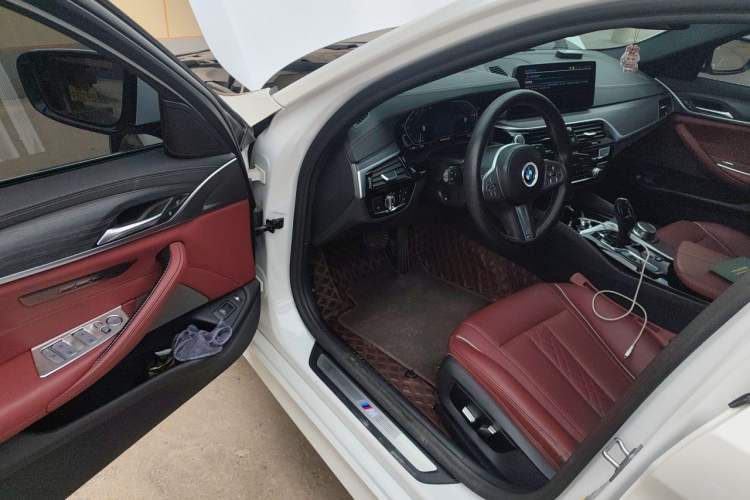 Used BMW 5 Series New Energy 2022 535Le M Sport Package Driver Seat