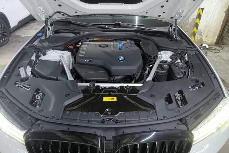 Used BMW 5 Series New Energy 2022 535Le Luxury Package Engine Bay