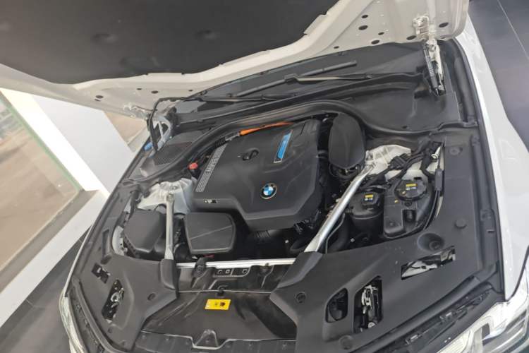 Used BMW 5 Series New Energy 2022 535Le Pioneer Edition M Sport Package Engine Bay