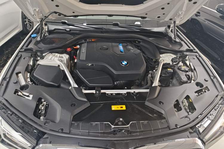 Used BMW 5 Series New Energy 2022 Restyled 535Le Pioneer Edition M Sport Package Engine Bay