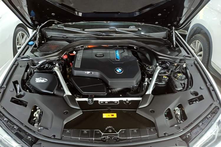 Used BMW 5 Series New Energy 2022 Second Facelift 535Le Pioneer Edition M Sport Package Engine Bay