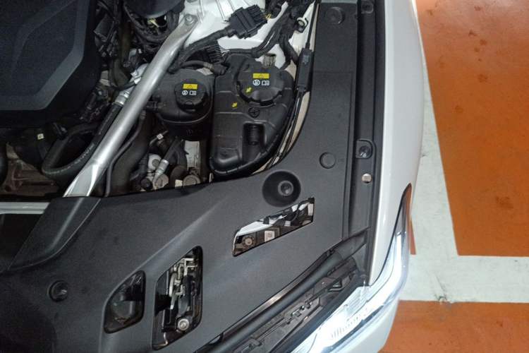 Used BMW 5 Series New Energy 2022 Restyled 535Le Pioneer Edition M Sport Package Engine Bay Left
