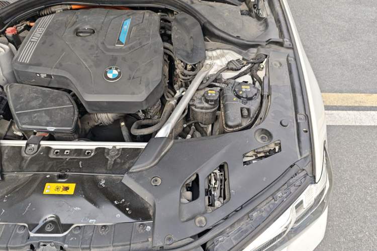 Used BMW 5 Series New Energy 2022 535Le Pioneer Edition M Sport Package Engine Bay Left