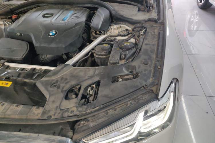 Used BMW 5 Series New Energy 2022 Restyled 535Le M Sport Package Engine Bay Left