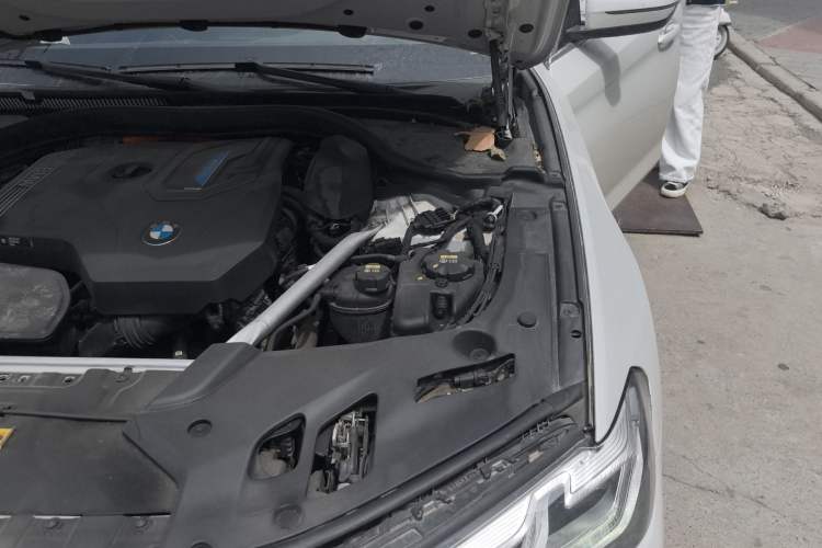 Used BMW 5 Series New Energy 2022 Restyled 535Le Pioneer Edition M Sport Package Engine Bay Left