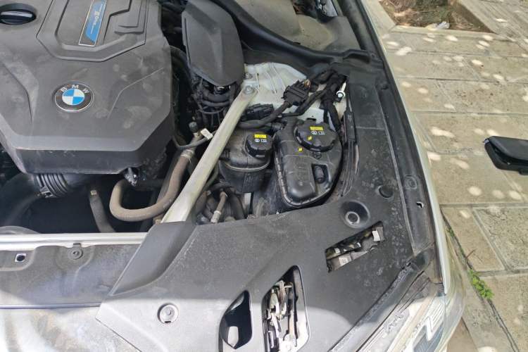 Used BMW 5 Series New Energy 2022 Restyled 535Le M Sport Package Engine Bay Left