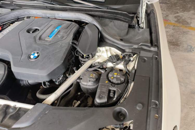 Used BMW 5 Series New Energy 2022 Second Facelift 535Le Pioneer Edition M Sport Package Engine Bay Left