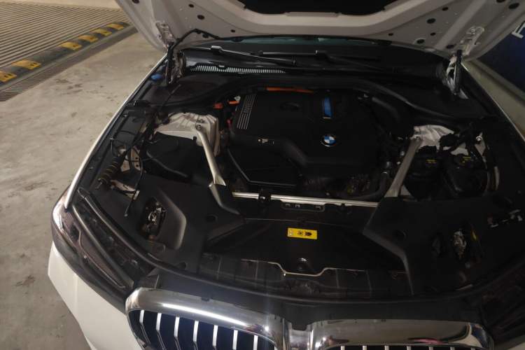 Used BMW 5 Series New Energy 2022 Second Facelift 535Le Pioneer Edition M Sport Package Engine Bay Right