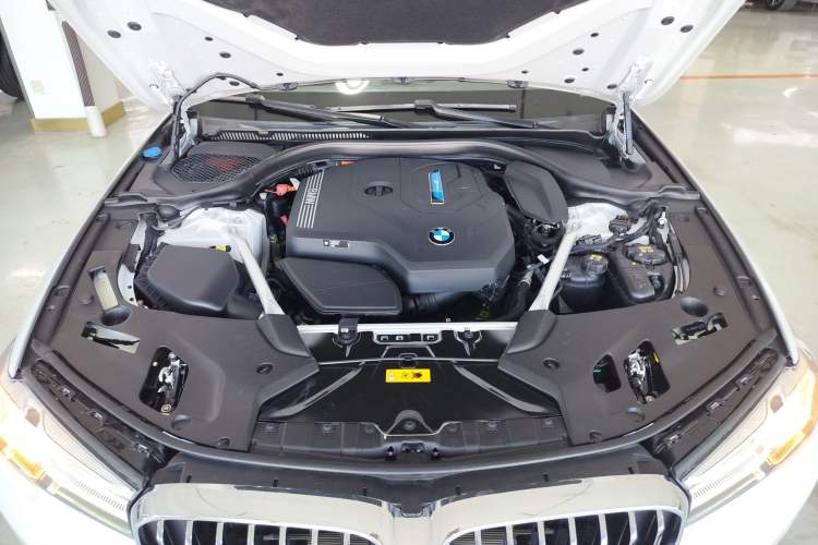 Used BMW 5 Series New Energy 2022 Updated Version 535Le Luxury Package Engine Bay