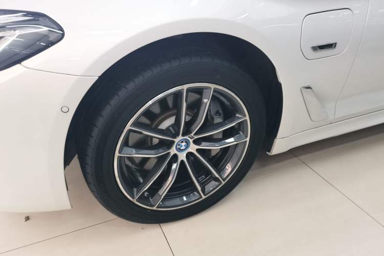 Used BMW 5 Series New Energy 2022 Second Facelift 535Le M Sport Package Exterior 3