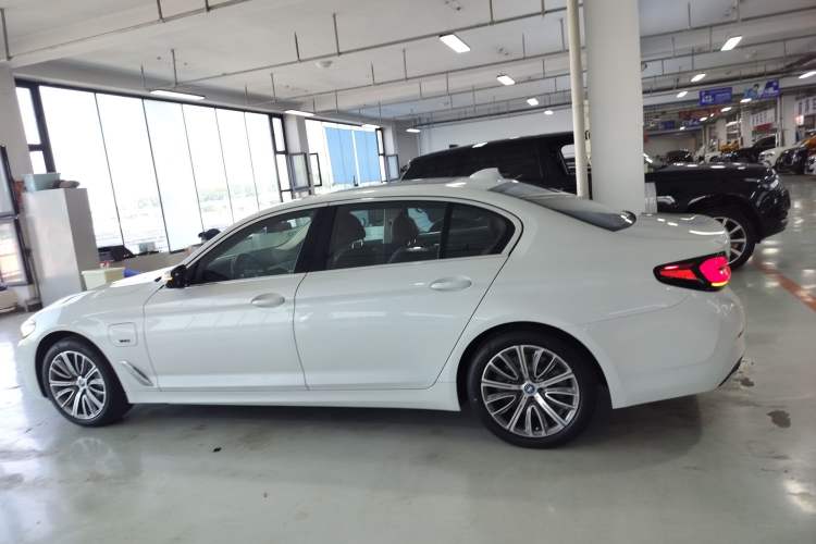 Used BMW 5 Series New Energy 2022 Updated Version 535Le Luxury Package Exterior 3
