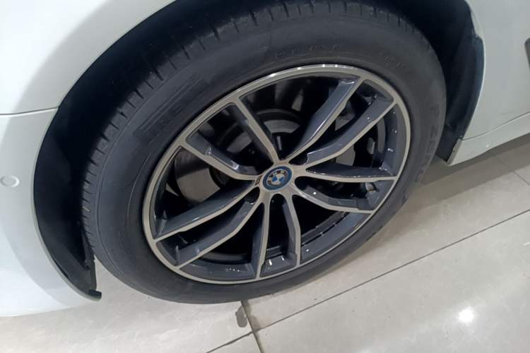 Used BMW 5 Series New Energy 2022 Second Facelift 535Le Pioneer Edition M Sport Package Exterior 4