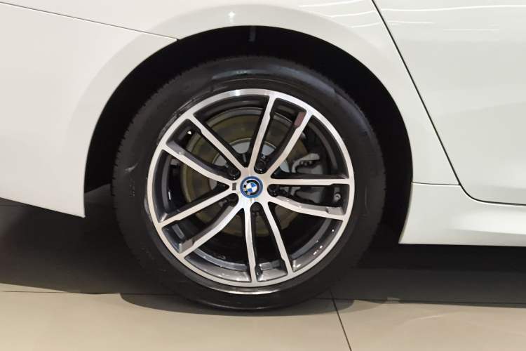 Used BMW 5 Series New Energy 2022 Second Facelift 535Le M Sport Package Exterior 5
