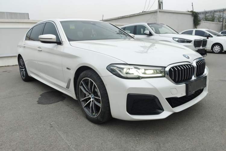 Used BMW 5 Series New Energy 2022 Second Facelift 535Le M Sport Package Front Right 45 Deg