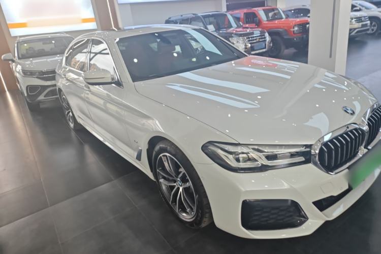 Used BMW 5 Series New Energy 2022 535Le Pioneer Edition M Sport Package Front Right 45 Deg