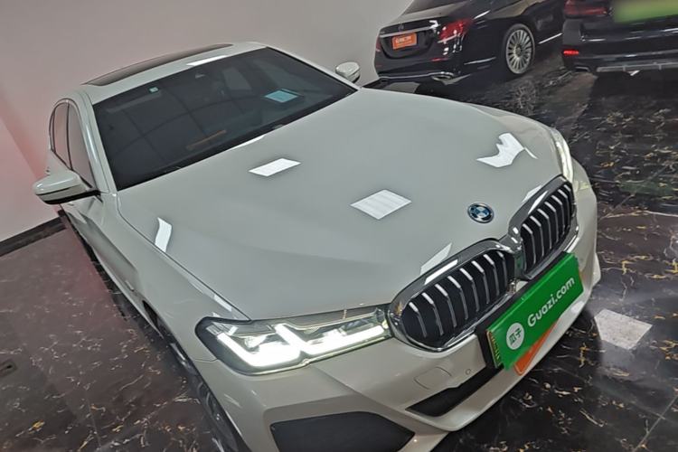 Used BMW 5 Series New Energy 2022 Restyled 535Le M Sport Package Front Right 45 Deg