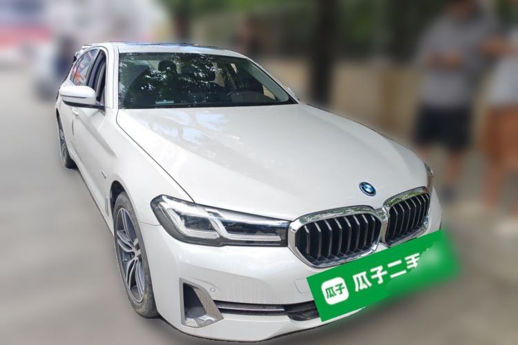 Used BMW 5 Series New Energy 2022 Restyled 535Le M Sport Package Front Right 45 Deg